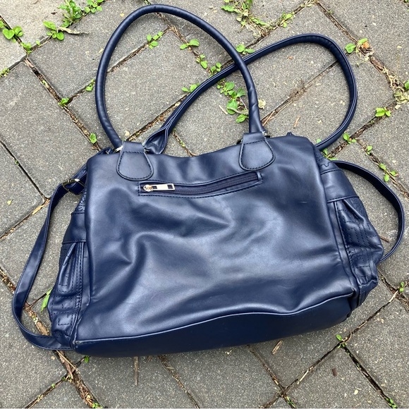 Blue purse with removable strap and tons of pockets - Picture 4 of 12